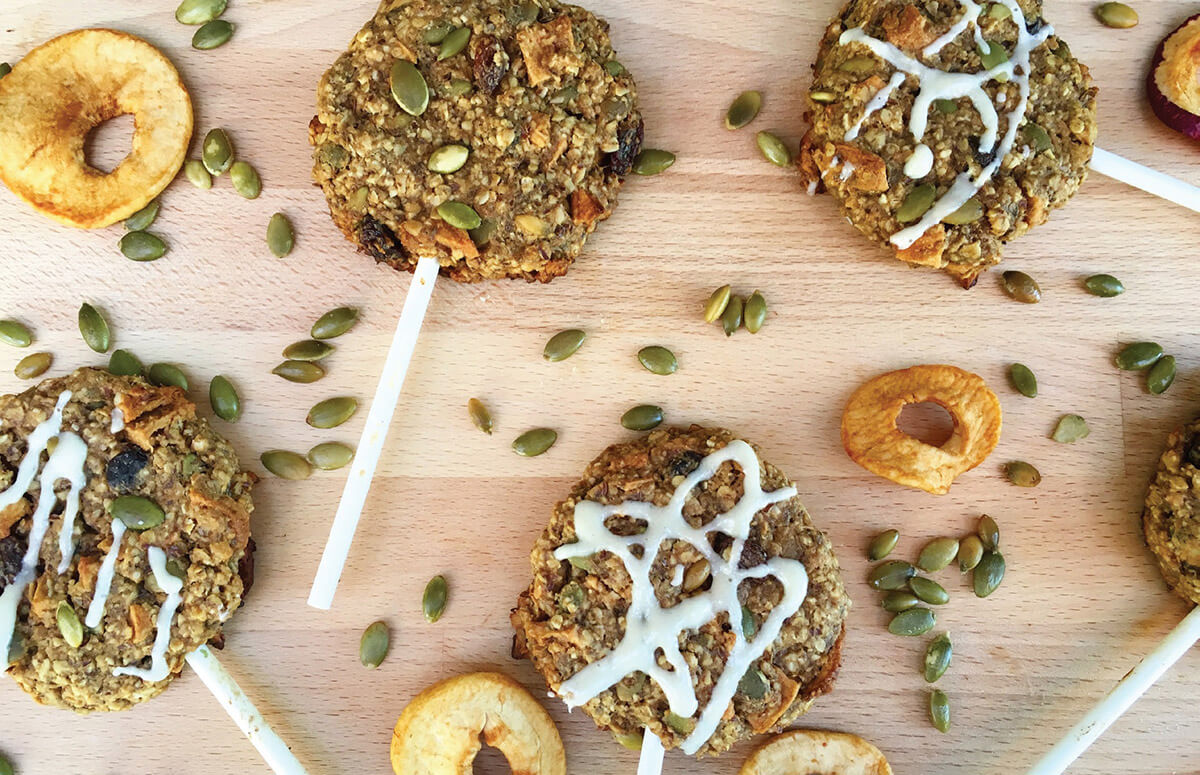 Apples and honey cookie pops